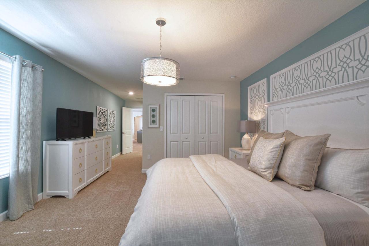 Holiday home Storey Lake-5 Bedrooms W/pool-1650st *