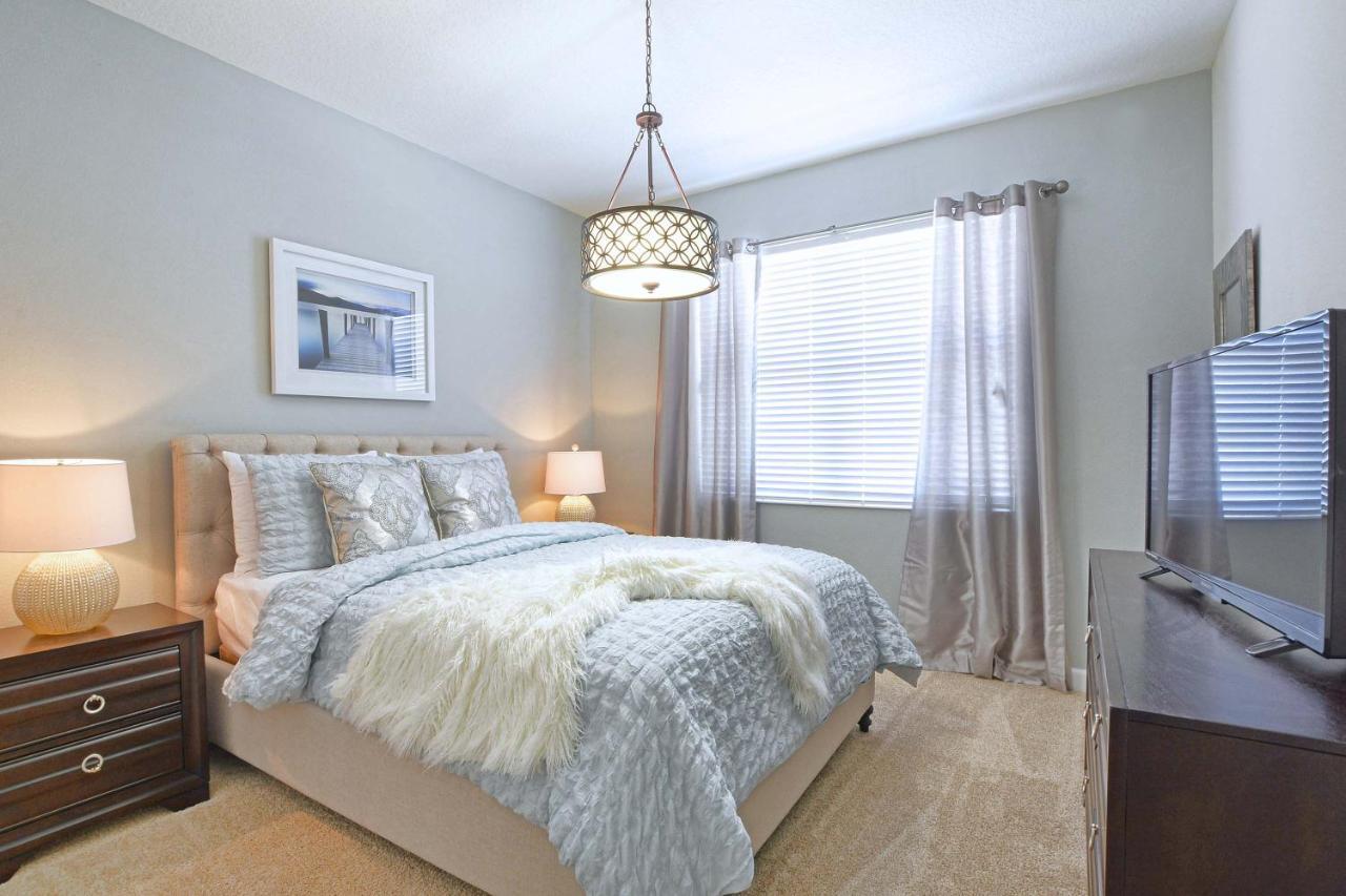 Storey Lake-5 Bedrooms W/pool-1650st Holiday home Orlando