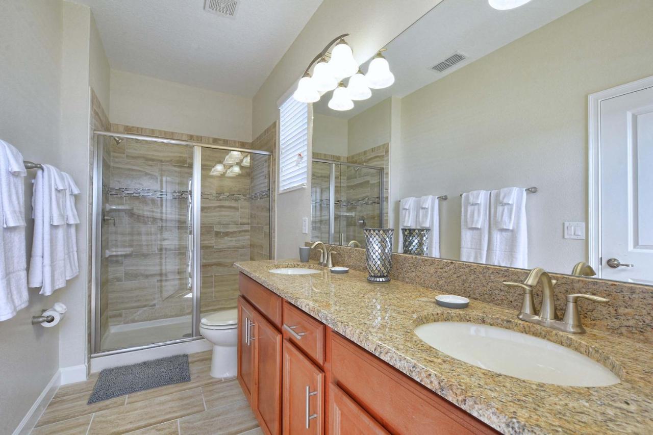 Holiday home Storey Lake-5 Bedrooms W/pool-1650st *