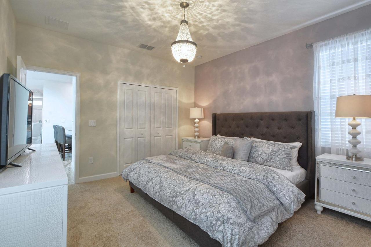 Holiday home Storey Lake-5 Bedrooms W/pool-1650st Orlando