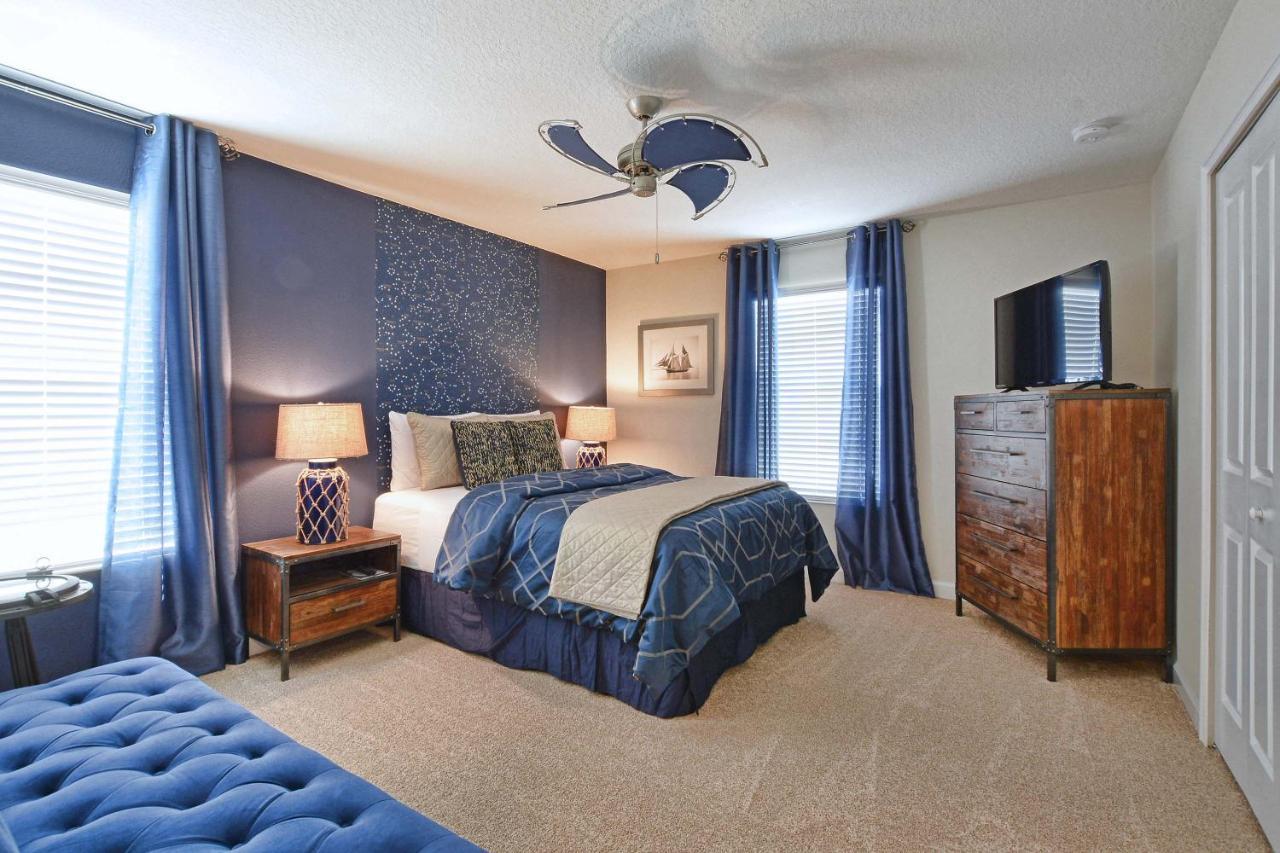 Storey Lake-5 Bedrooms W/pool-1650st