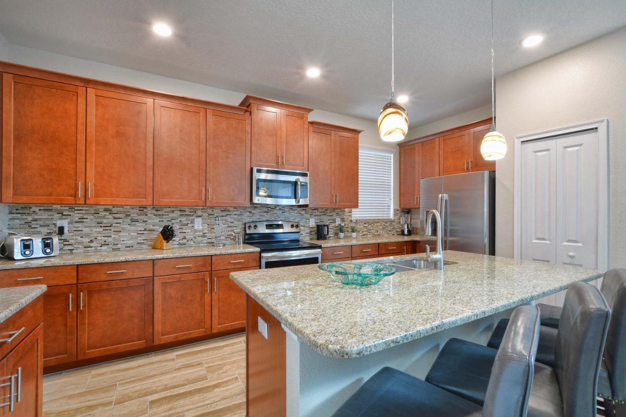 Storey Lake-5 Bedrooms W/pool-1650st * Orlando