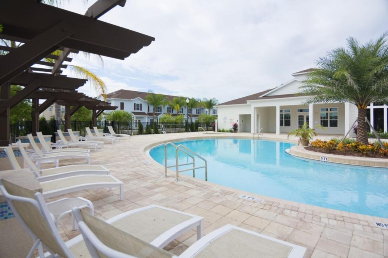 Beautiful Townhome At West Lucaya Wl8988