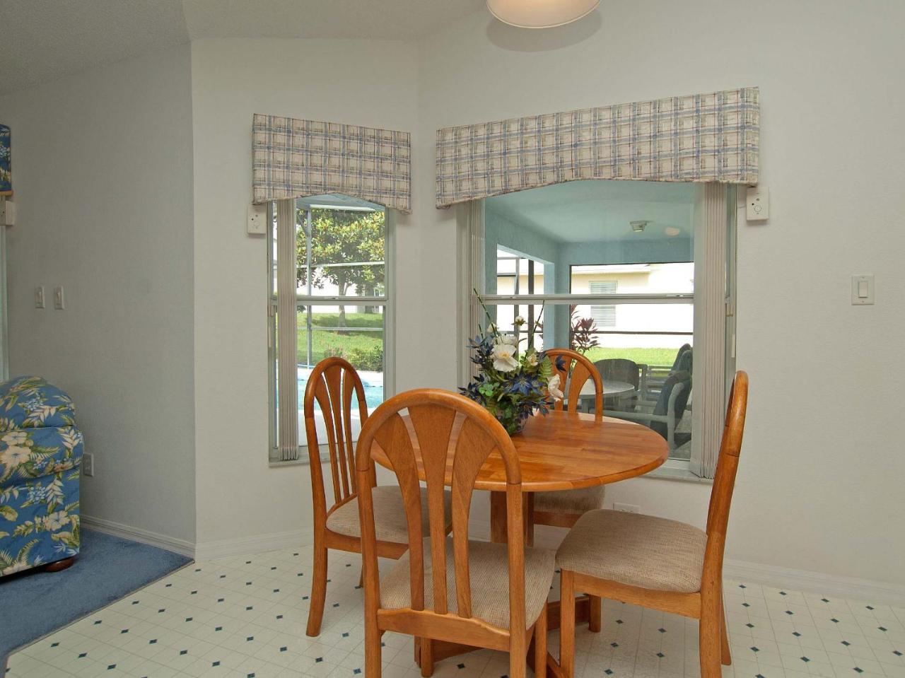 Greater Groves-4 Bedrooms W/pool-5204gg Holiday home