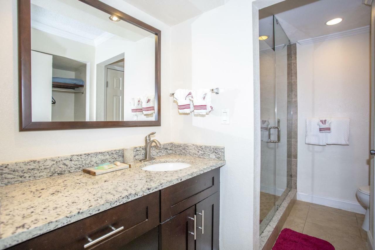 1 Bedroom Just 10 Minutes From Disney Apartment *