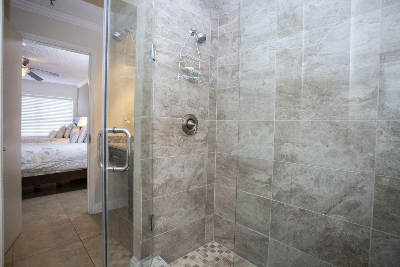 1 Bedroom Just 10 Minutes From Disney Apartment