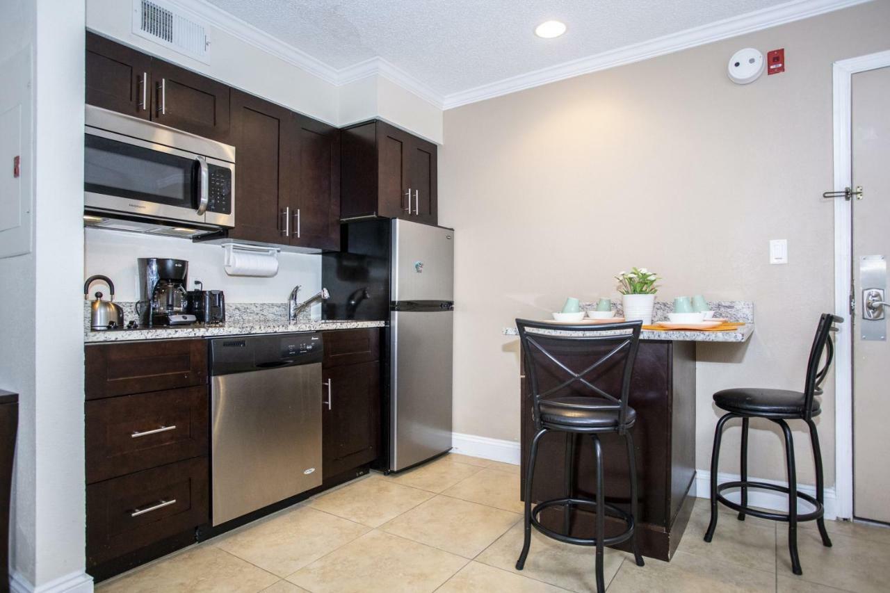 1 Bedroom Just 10 Minutes From Disney Apartment Orlando