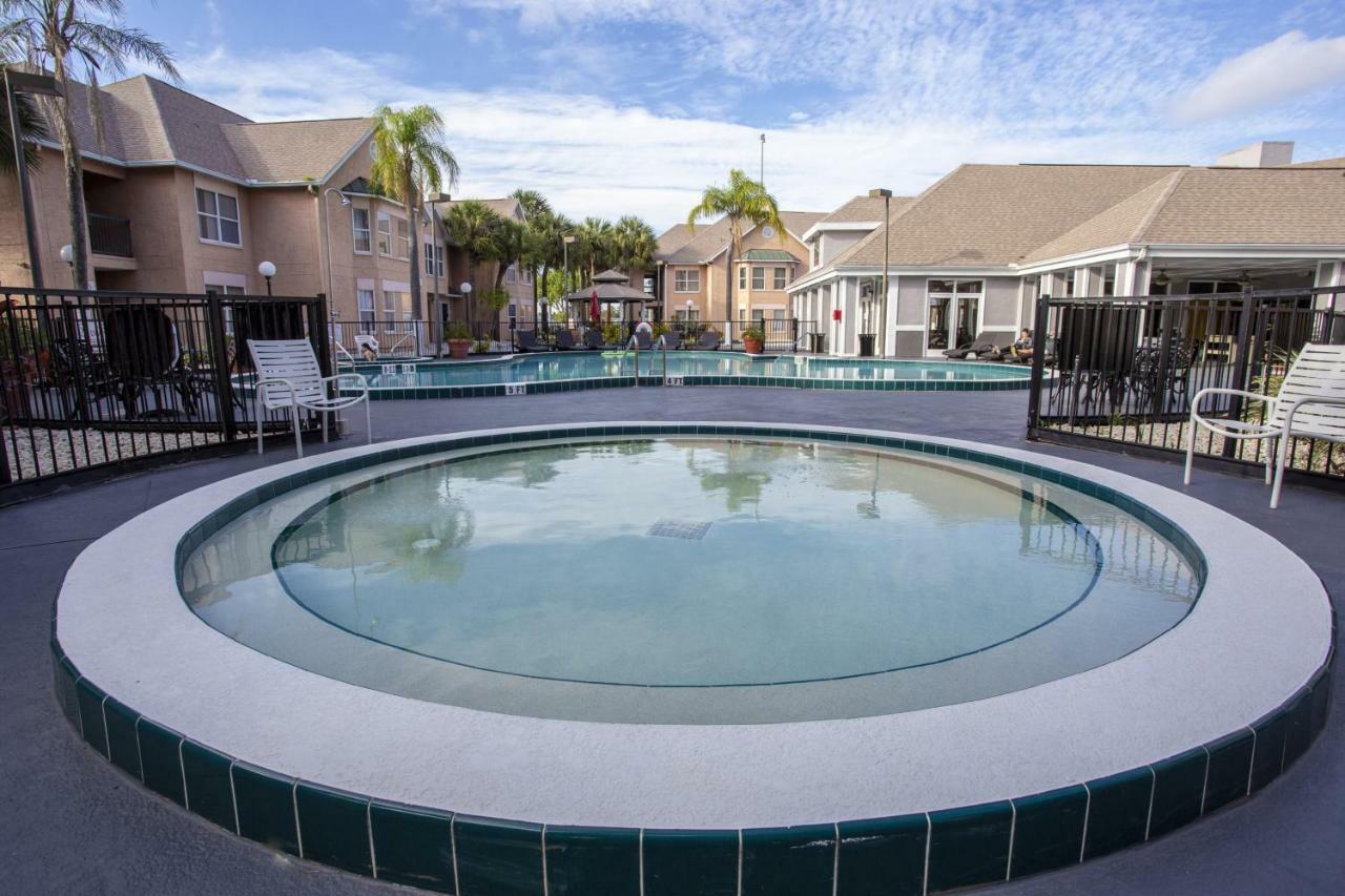 Apartment 1 Bedroom Just 10 Minutes From Disney Orlando