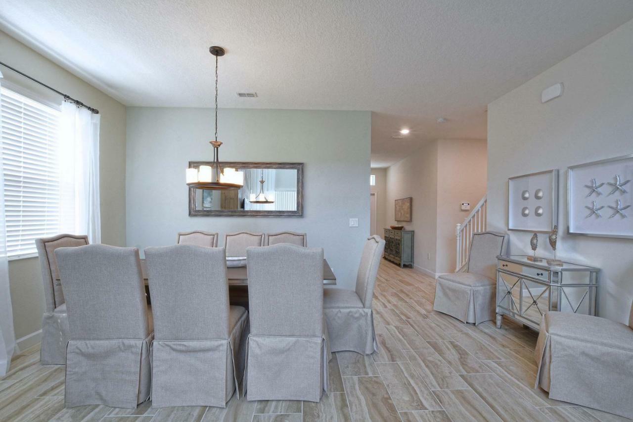 Storey Lake-5 Bedrooms W/pool-1650st *
