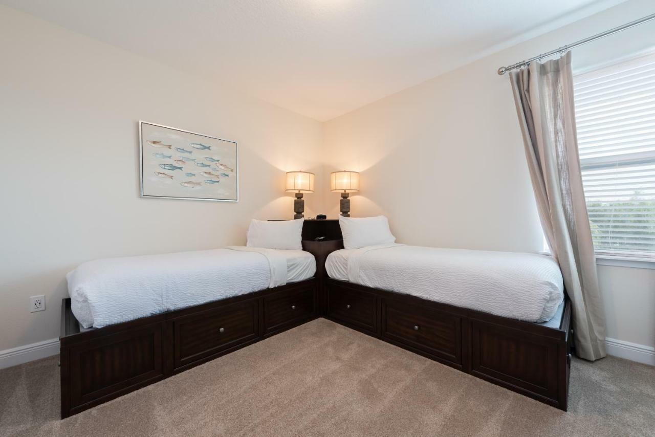 Lovely By Rentyl Near With Private Pool, Air Hockey Table & Amenities - 7467m Orlando