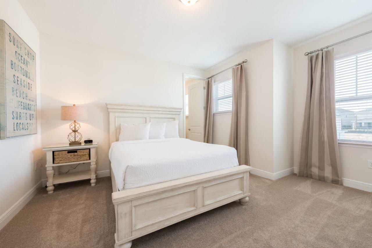 Holiday home Lovely By Rentyl Near With Private Pool, Air Hockey Table & Amenities - 7467m Orlando