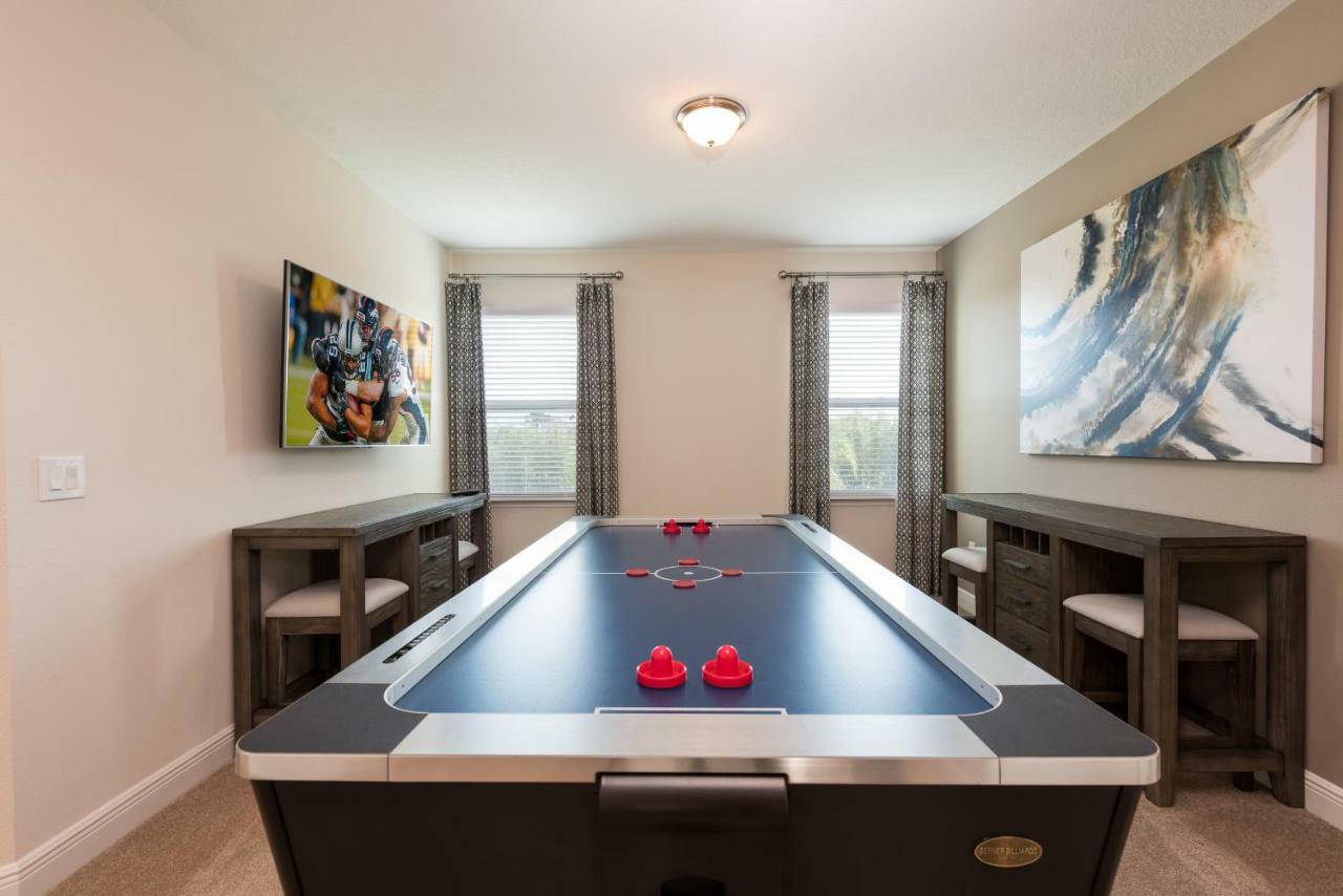 Lovely By Rentyl Near With Private Pool, Air Hockey Table & Amenities - 7467m Holiday home *