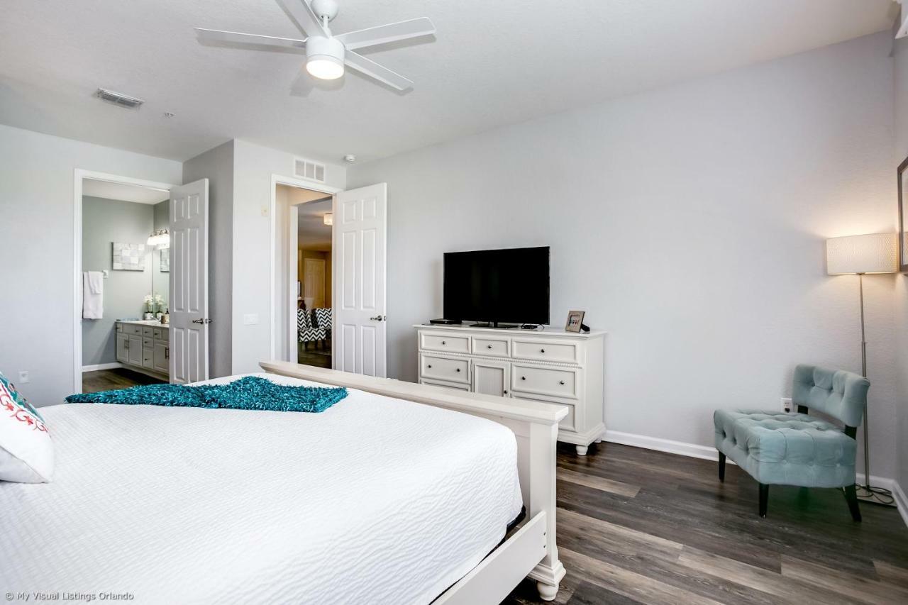 Shoreway Loop Unit 206 *