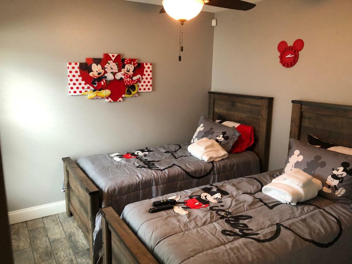 Mickey's Landing: Luxurious 4br Retreat With Pool & Game *