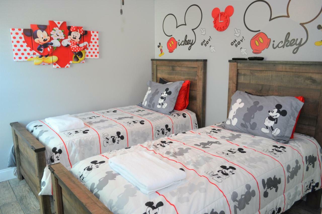 Mickey's Landing: Luxurious 4br Retreat With Pool & Game Holiday home *