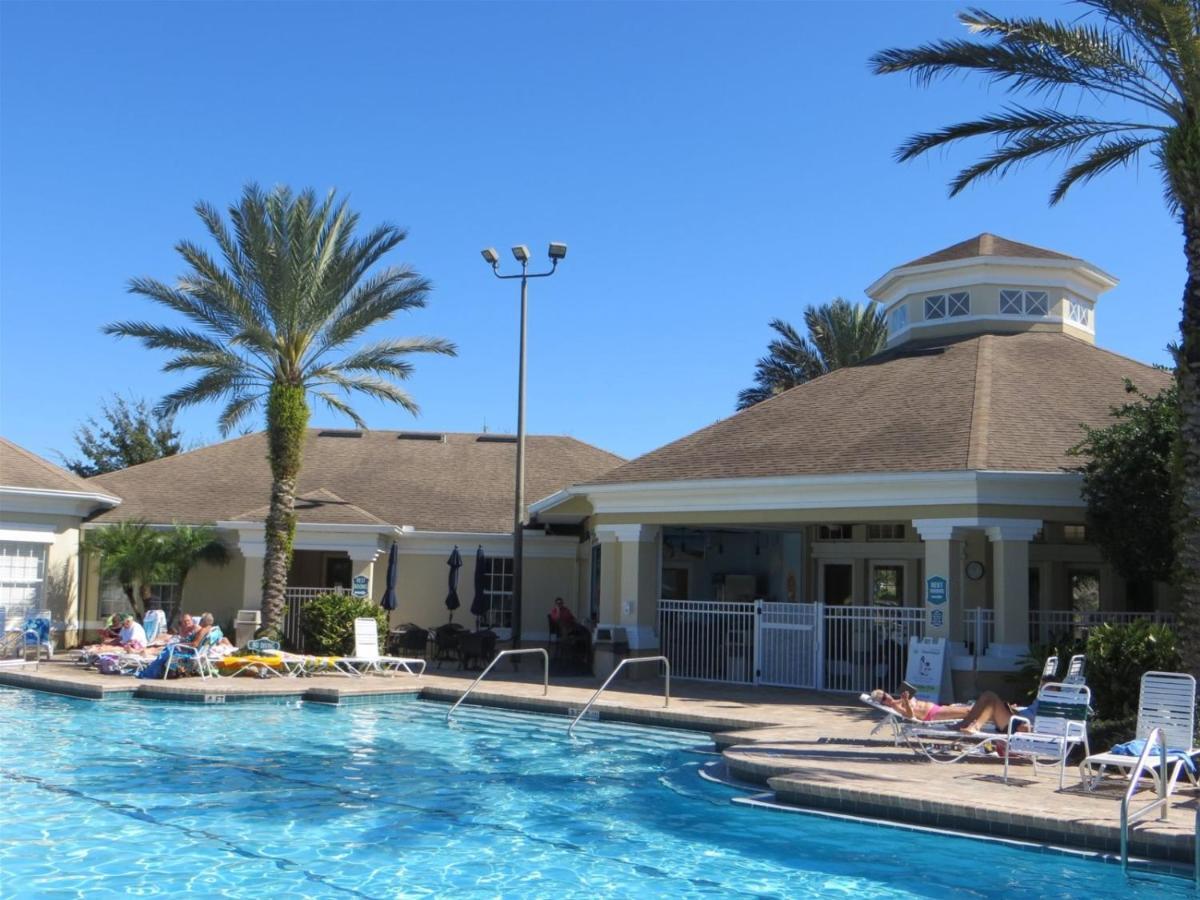 Stunning 4 Bedroom Pool Located In Windsor Palms Holiday home
