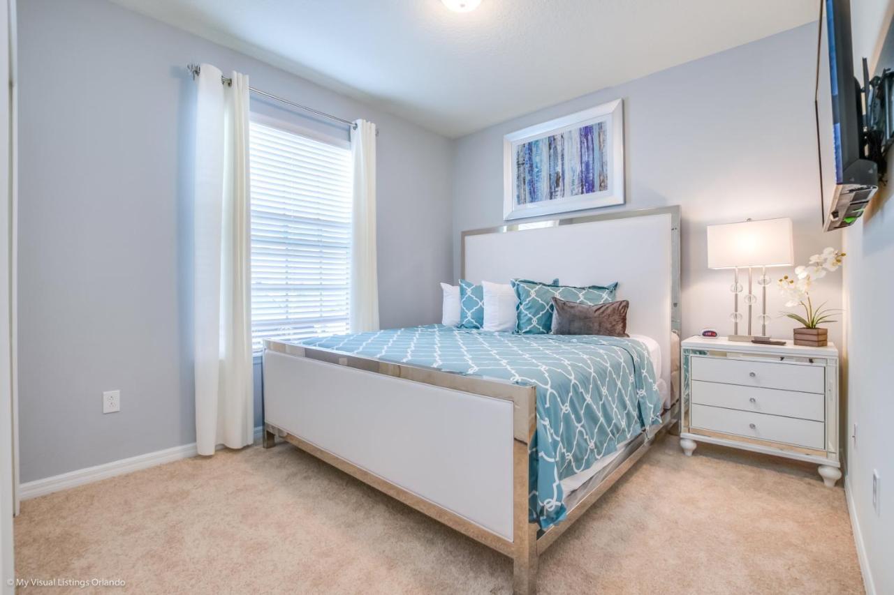 New Fantastic 5 Bed 4 Bathroom Town