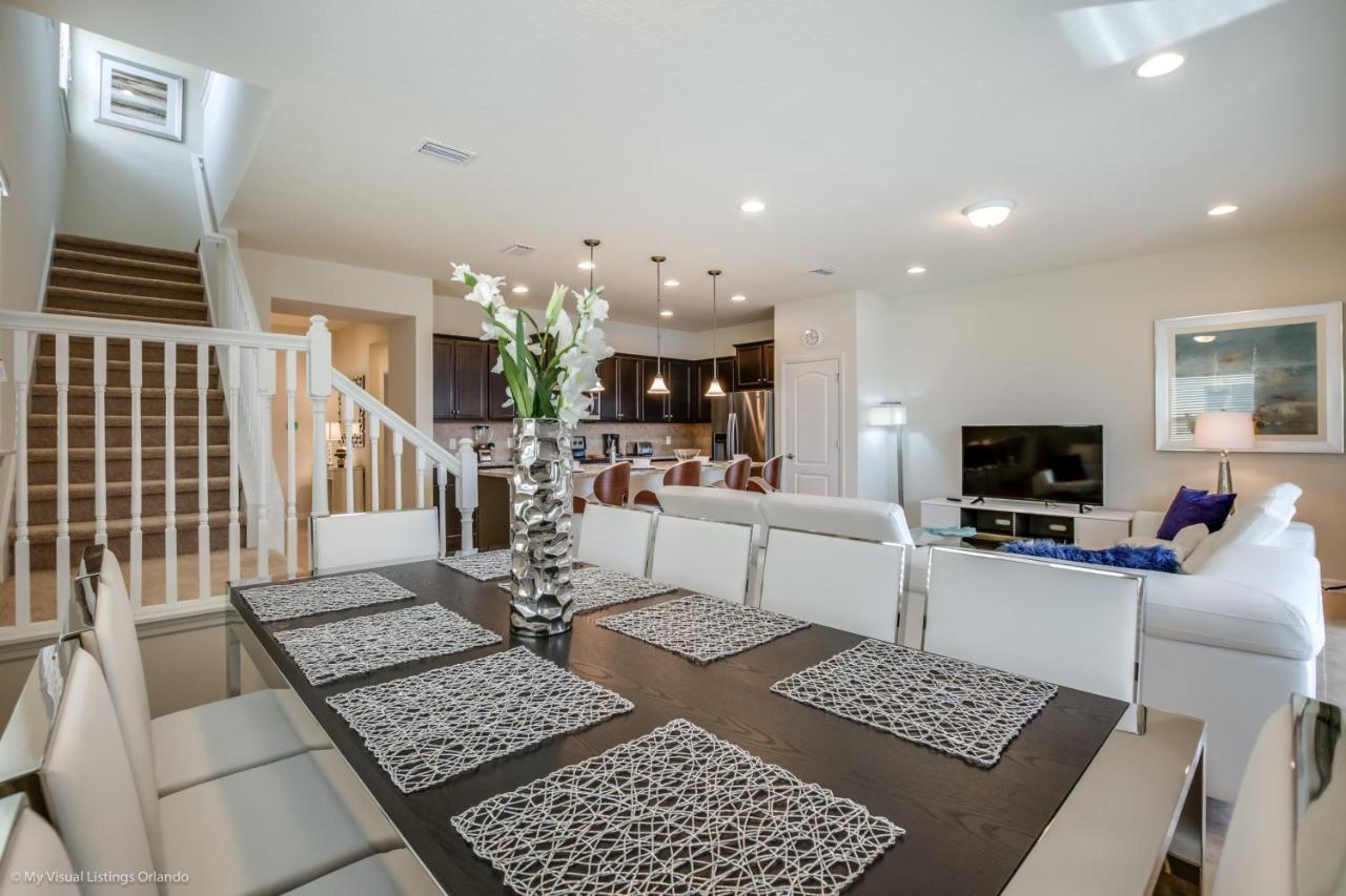 New Fantastic 5 Bed 4 Bathroom Town Holiday home Orlando