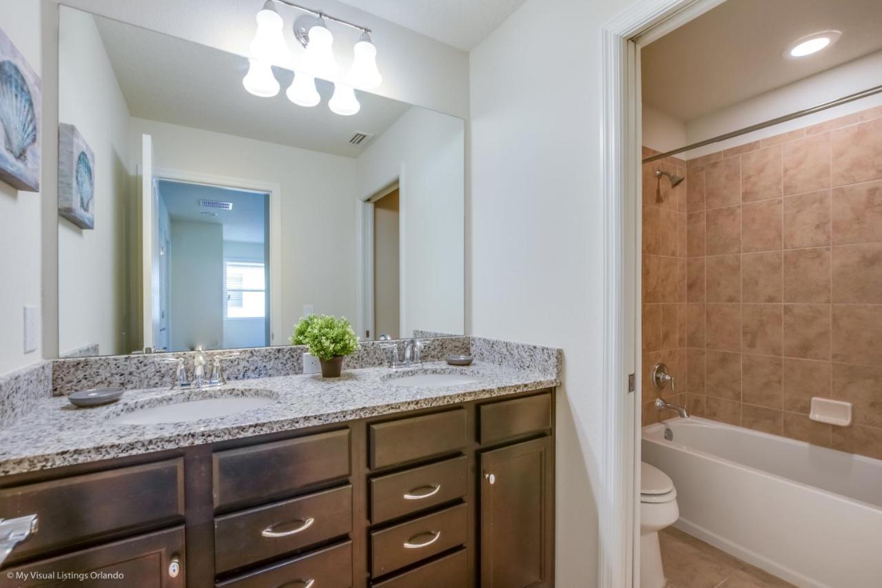 Holiday home New Fantastic 5 Bed 4 Bathroom Town Orlando
