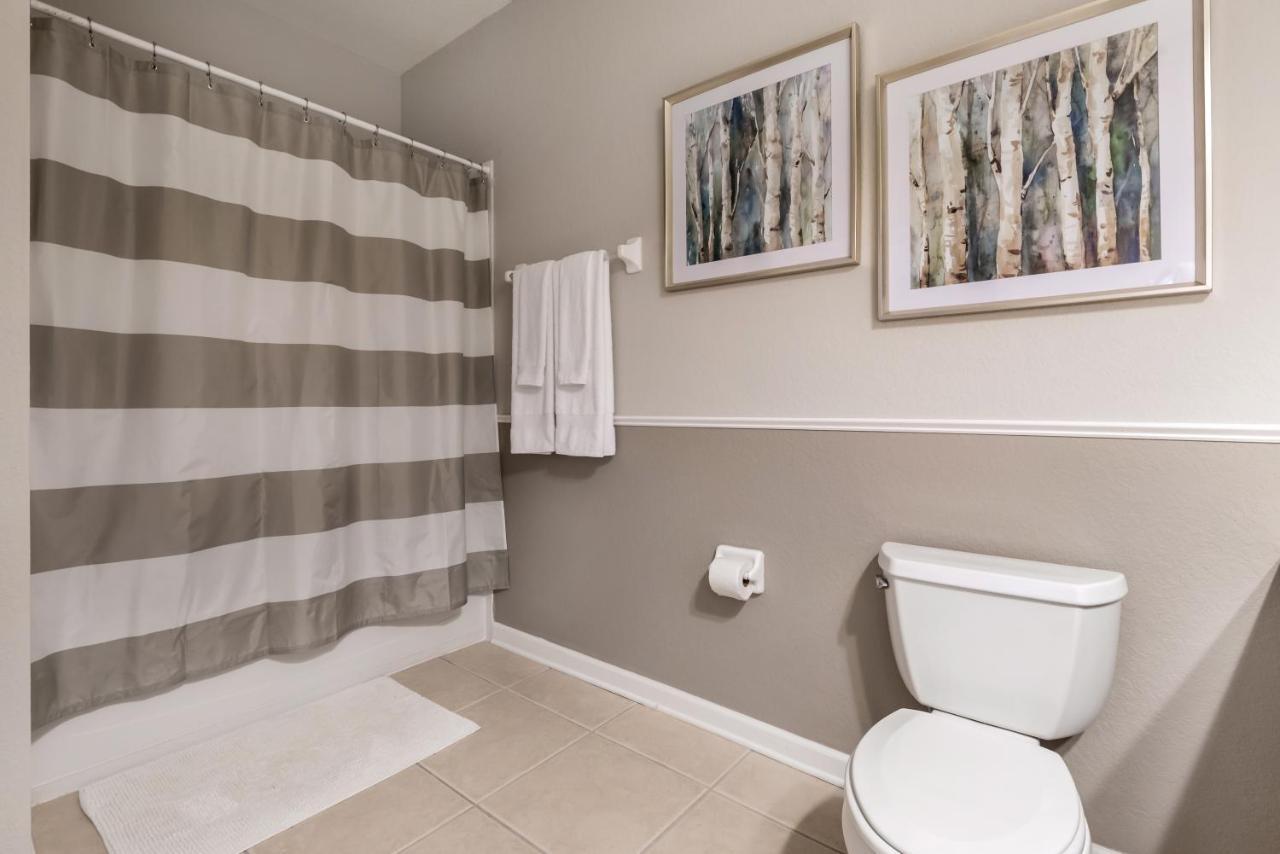 Beautiful Vista Cay Condo, Near I-drive Apartment *