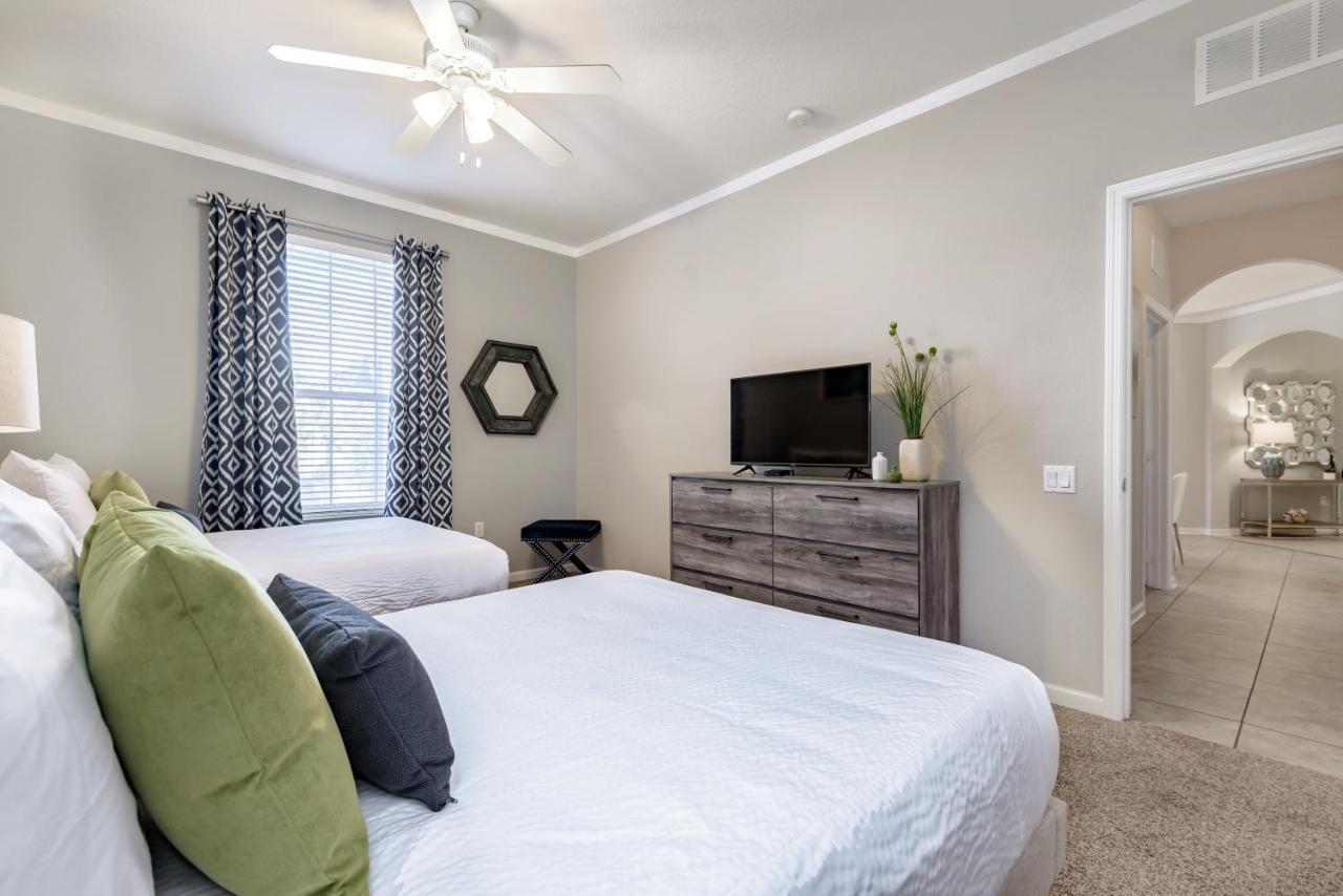 Beautiful Vista Cay Condo, Near I-drive Apartment *