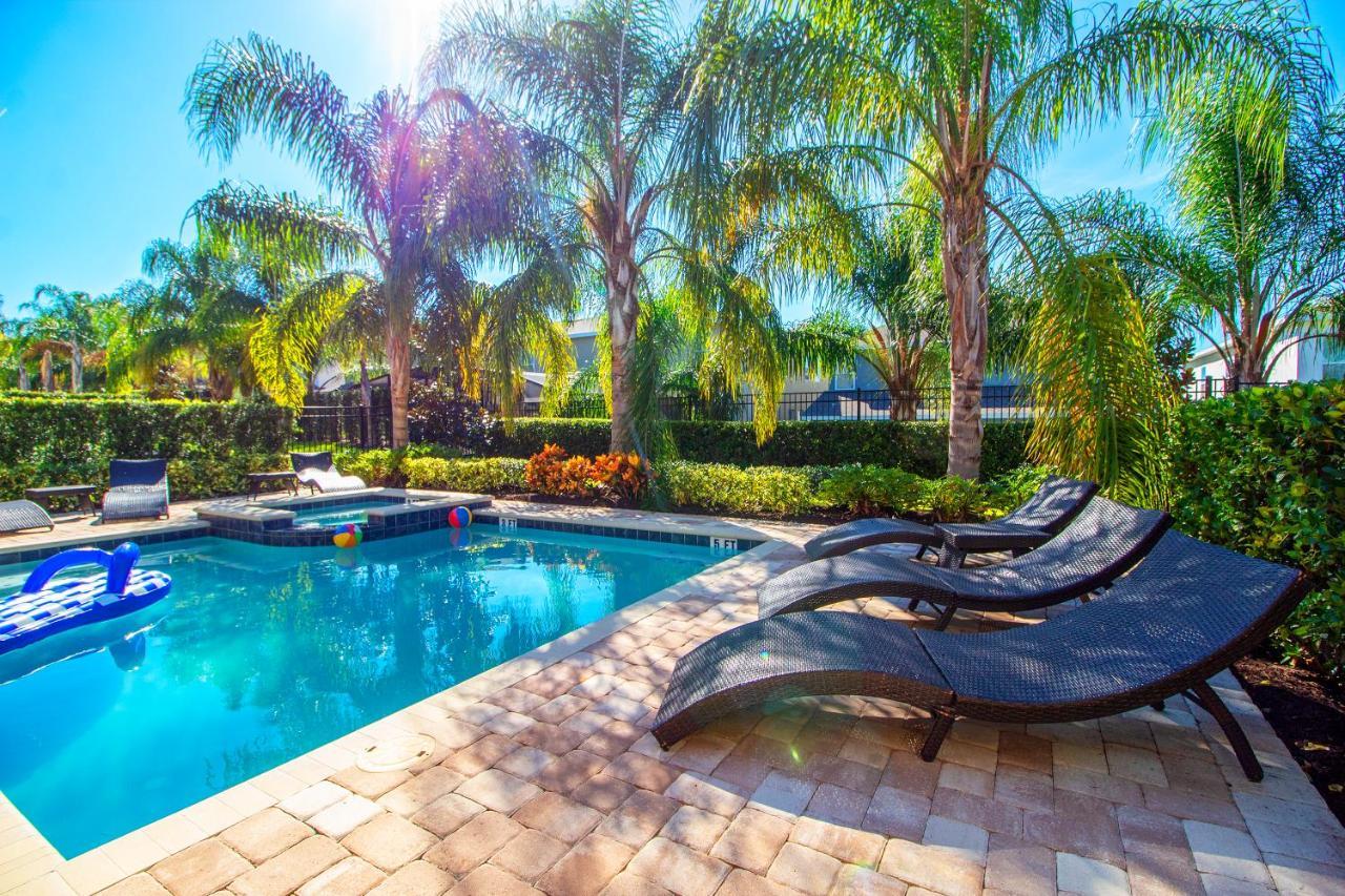 8 Bedroom Vacation With Pool
