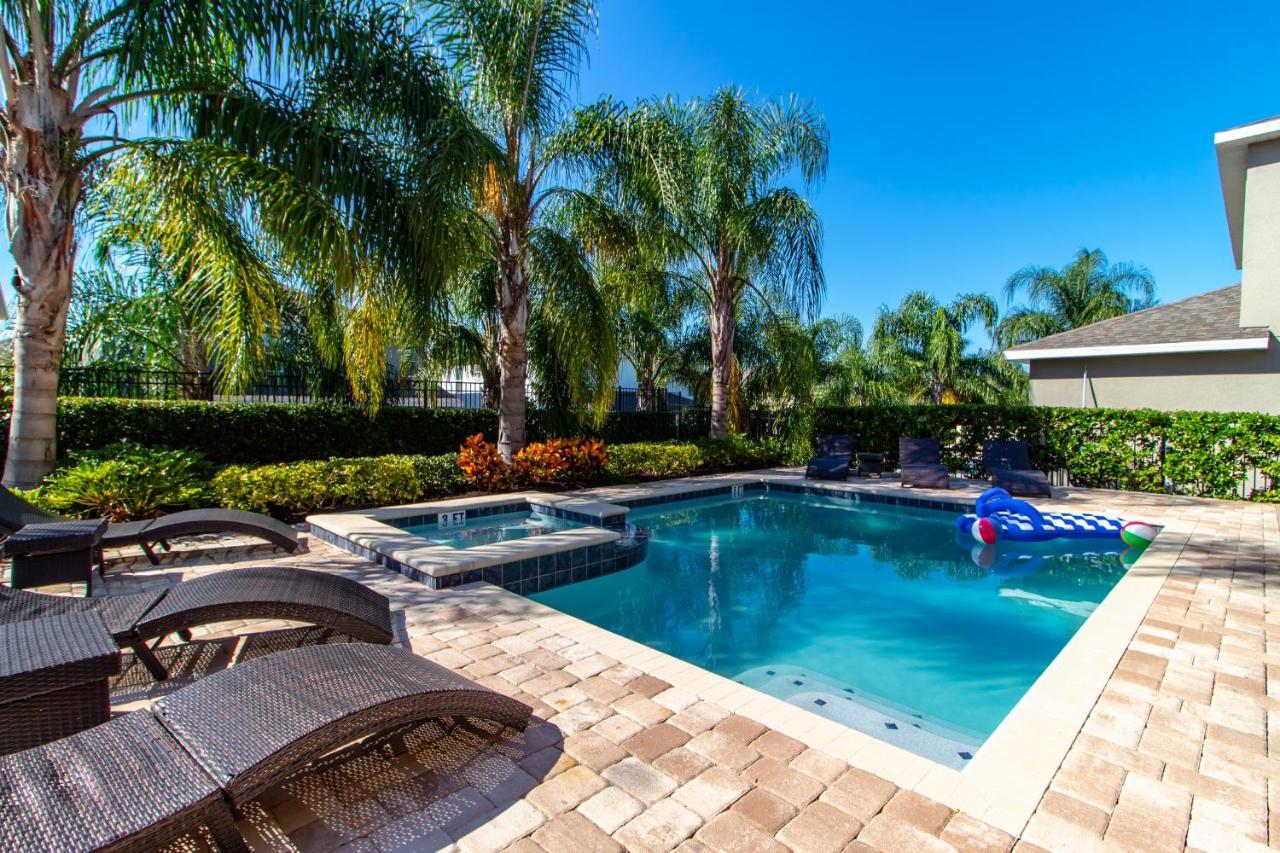 8 Bedroom Vacation With Pool Holiday home Orlando