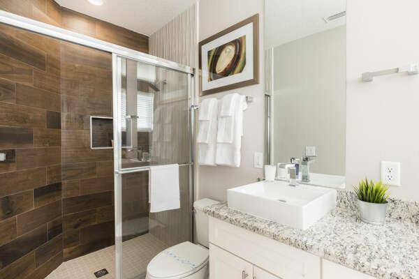 4 Bedroom 4 Ba Luxury 5min To Disneyworld 1804ft² Free Gym * Orlando