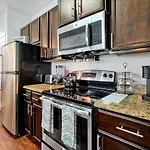 Loftly Luxury Modern Oasis 2Br 2Ba Apartment Windermere Fl, Near Disney, Universal Studios, Magic Kingdom, Pool, Gym, Patio, Free Cable, Wifi, Free Parking, Gym, Alexa, Lake, Gated Community, Spacious Closets, Close To Shops And Mall