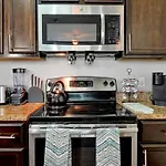 Loftly Luxury Modern Oasis 2Br 2Ba Apartment Windermere Fl, Near Disney, Universal Studios, Magic Kingdom, Pool, Gym, Patio, Free Cable, Wifi, Free Parking, Gym, Alexa, Lake, Gated Community, Spacious Closets, Close To Shops And Mall