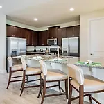 Spacious 10 Bdrm House With Private Pool And Spa At Encore