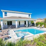 Custom 9 Bdrm Villa With Stunning Themes At Encore