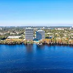 Luxury 1Br Lakeview Condo Near Disney!