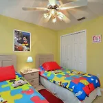 Mickey\'S Lake Villa