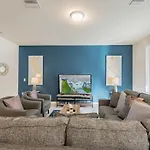 Extraordinary Home Near Disney With Game Room