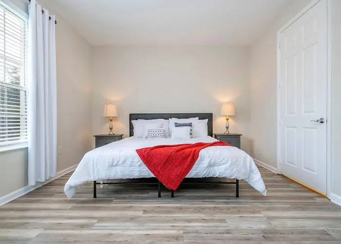 Renovated 4Br Condo 5Min Conv Center