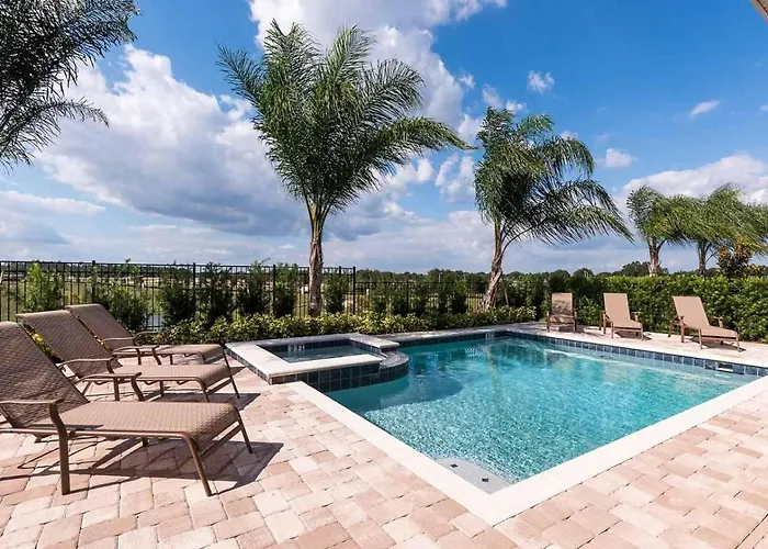Traditional 10 Bdrm Home With Loft Tv Area At Encore