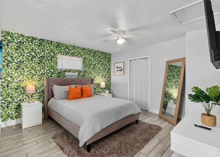 Cozy City Home 15 Min Away From Mco