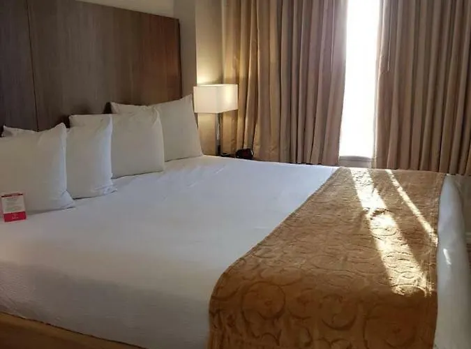 The Point Hotel & Suites - 503 Luxury - Pool View - Close To Universal