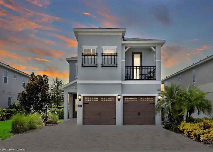 6 Bedroom Vacation Home With Pool