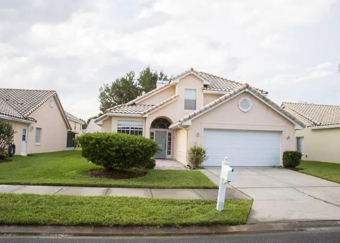 Ventura Place Country Club Home