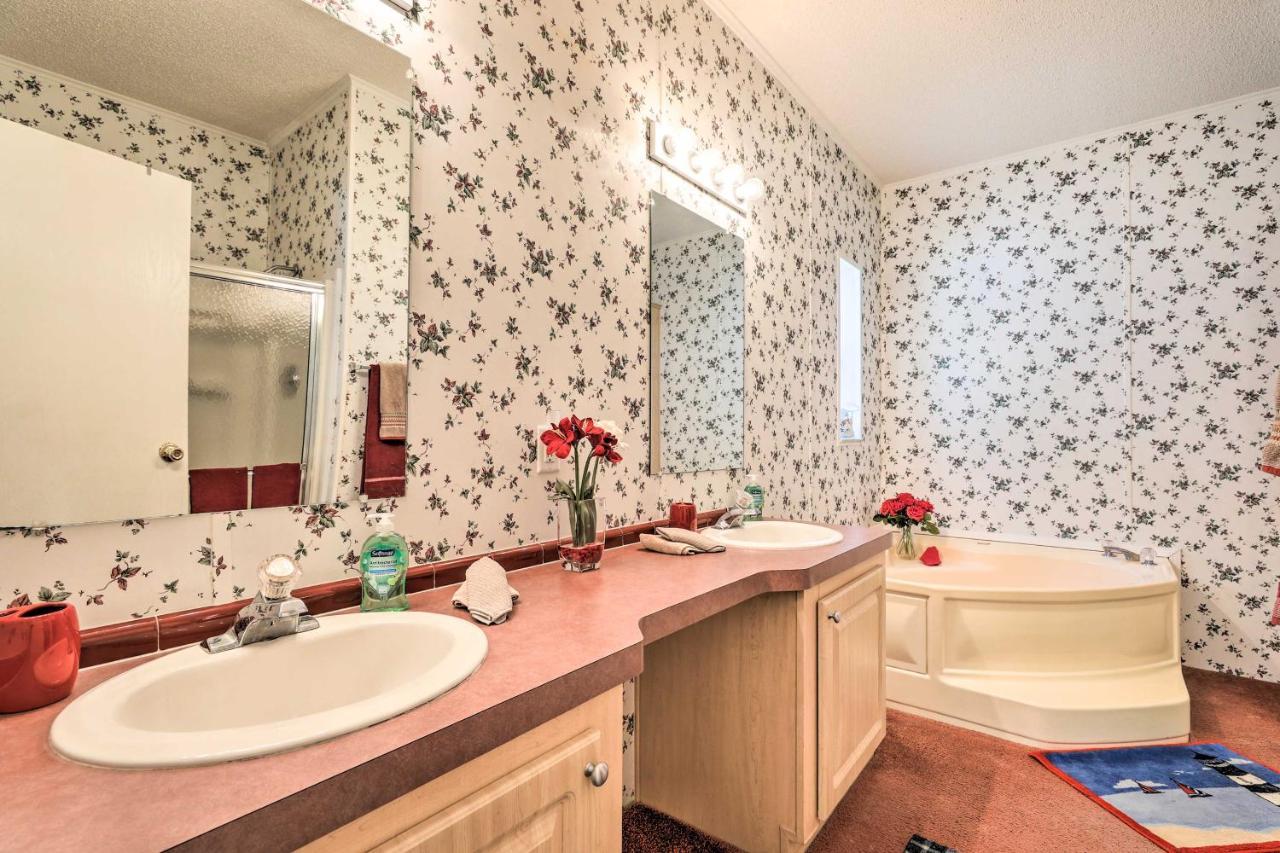 Winter Garden House With Lanai And Pool Access! Holiday home