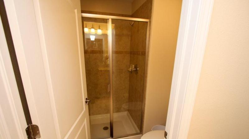 Beautiful 4 Bedroom 3 Bath Town In Paradise Palms