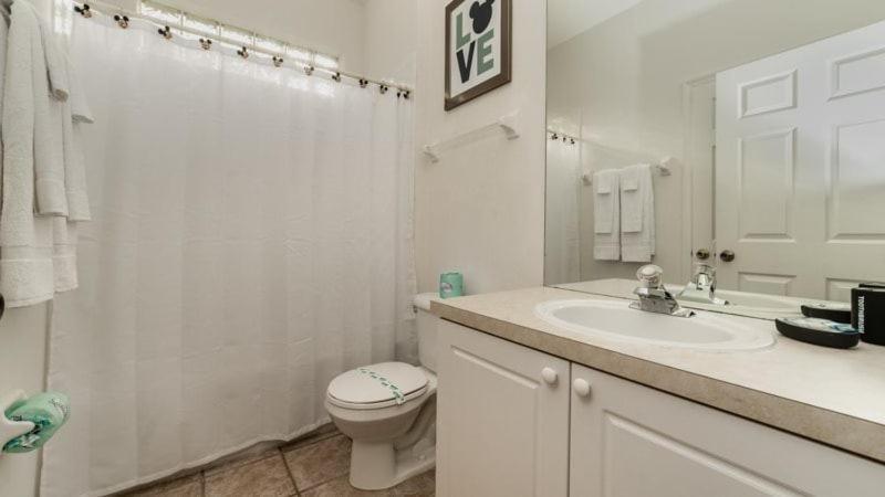 Holiday home 4 Bedroom In The Gated Windsor Palms Just Minutes To