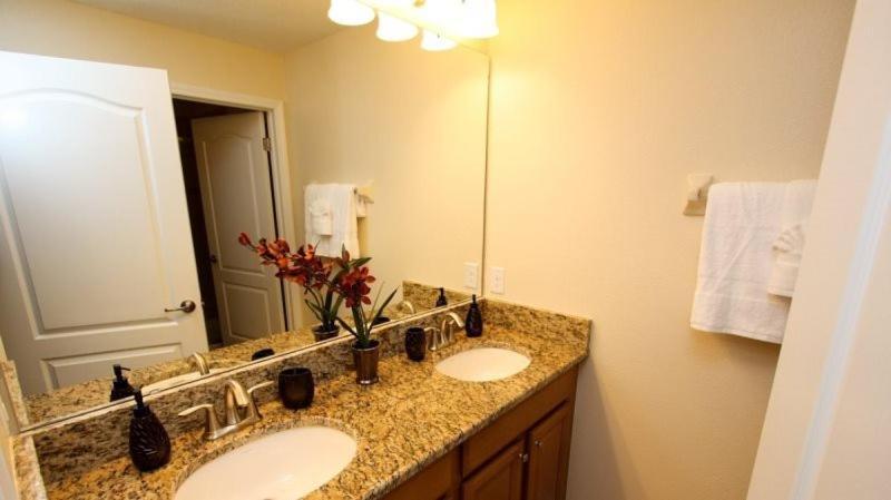 Holiday home Beautiful 4 Bedroom 3 Bath Town In Paradise Palms Orlando
