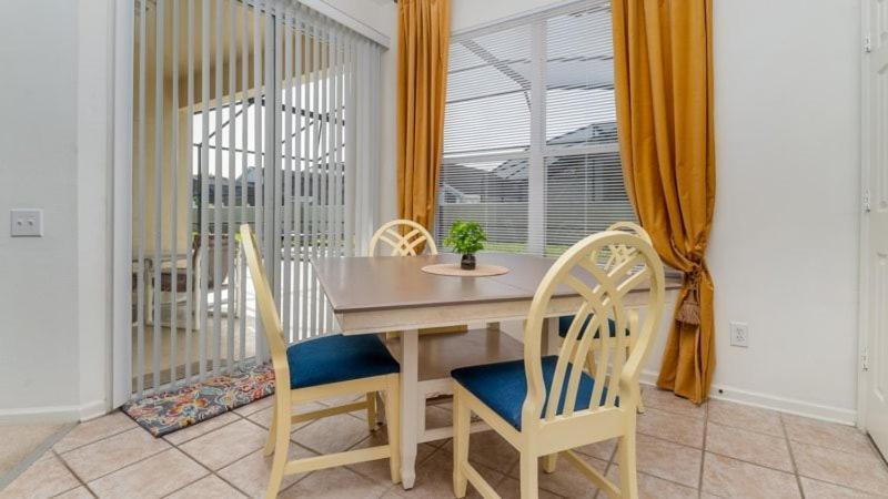 4 Bedroom In The Gated Windsor Palms Just Minutes To Orlando