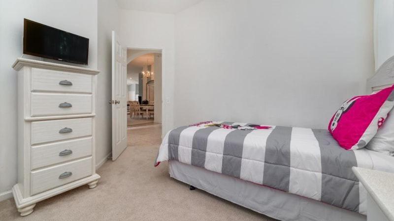 4 Bedroom In The Gated Windsor Palms Just Minutes To Holiday home Orlando