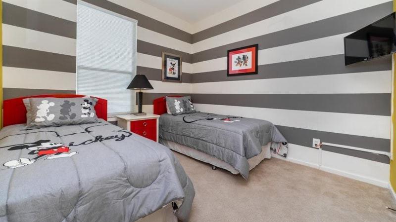 4 Bedroom In The Gated Windsor Palms Just Minutes To *