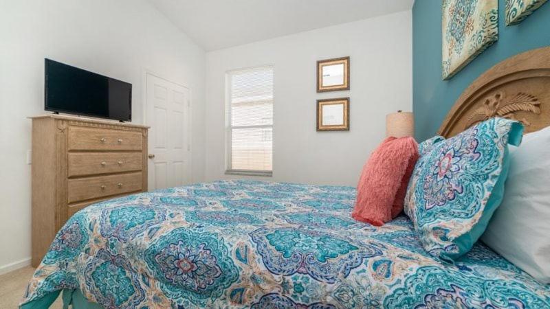 4 Bedroom In The Gated Windsor Palms Just Minutes To Holiday home *