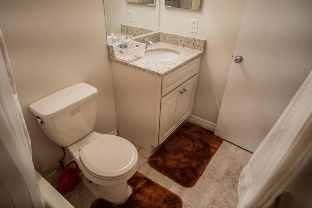 Spacious Home, Close To Attractions, Sleeps 4 * Orlando